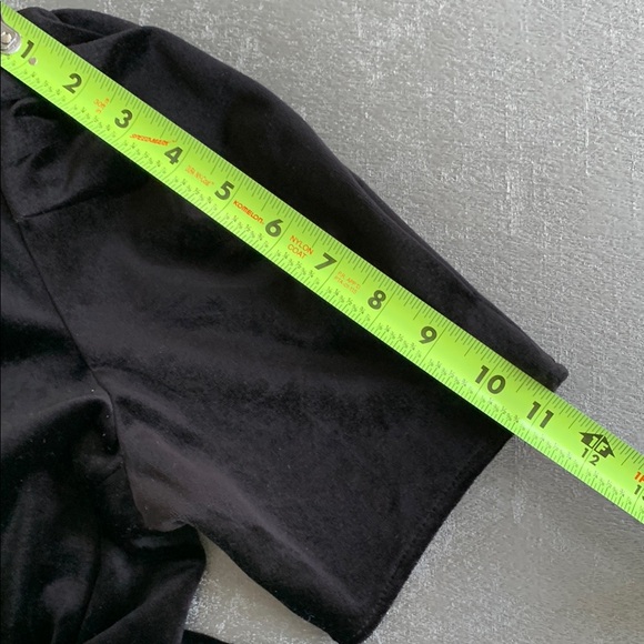 Chic Black and Gold Midi Dress with Elegant Design - Picture 15 of 16